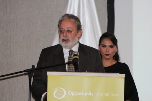 Opportunity Colombia CEO Enrique Ordonez at the podium.