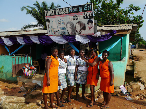 Youth apprentice hairdressers in Kumasi, Ghana