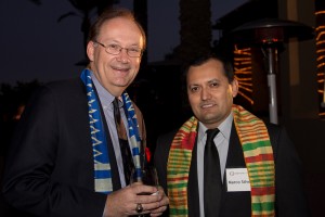David Simms (left) with attendee Marco Silver.